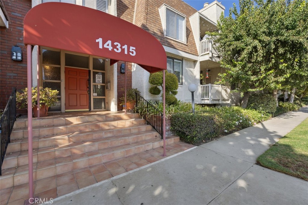 14315 Riverside Drive, #209 | Similar Property Thumbnail