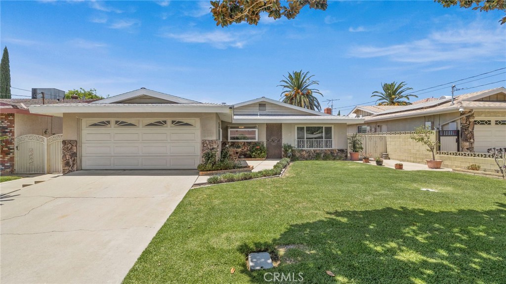 9368 Emerald Avenue, Fontana, CA 92335