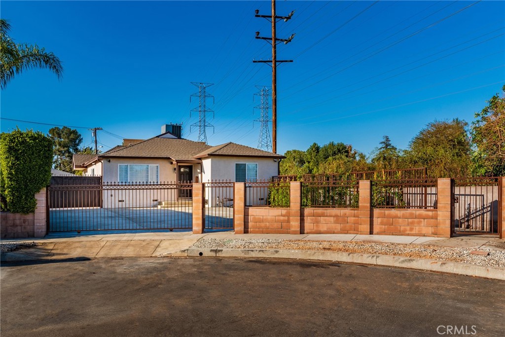 7837 Wilkinson Avenue, North Hollywood, CA 91605