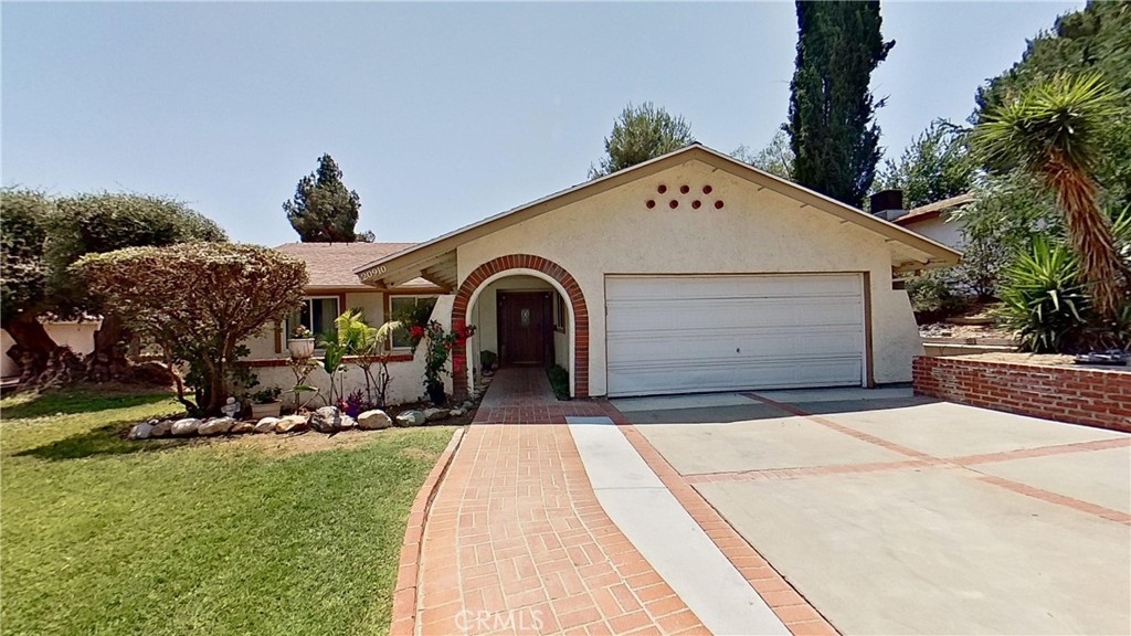 20910 Calwood Street, Saugus, CA 91350