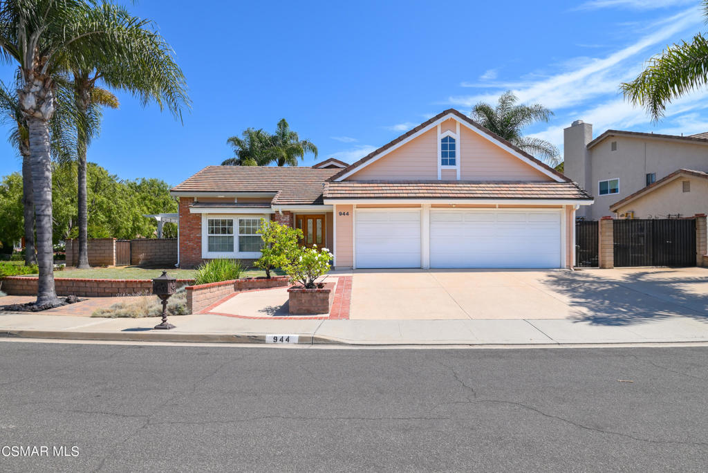 944 Eaglesnest Place, Newbury Park, CA 91320