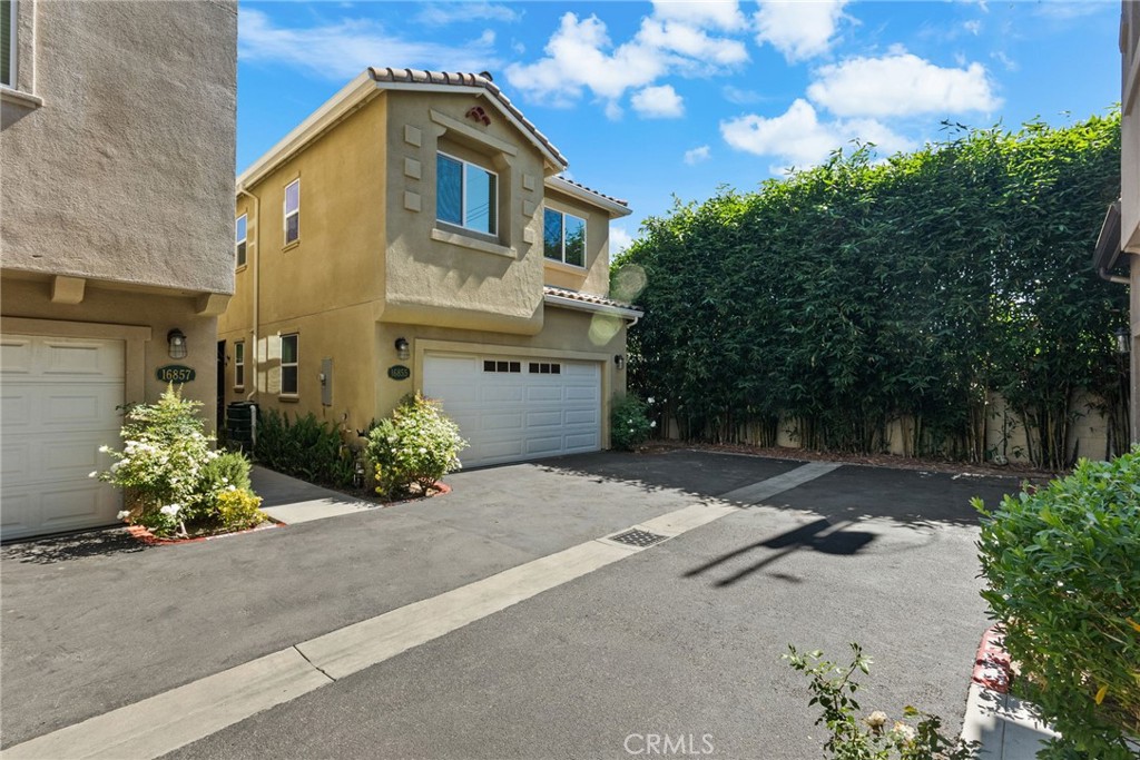 16854 Balboa Lane, Lake Balboa, CA 91406