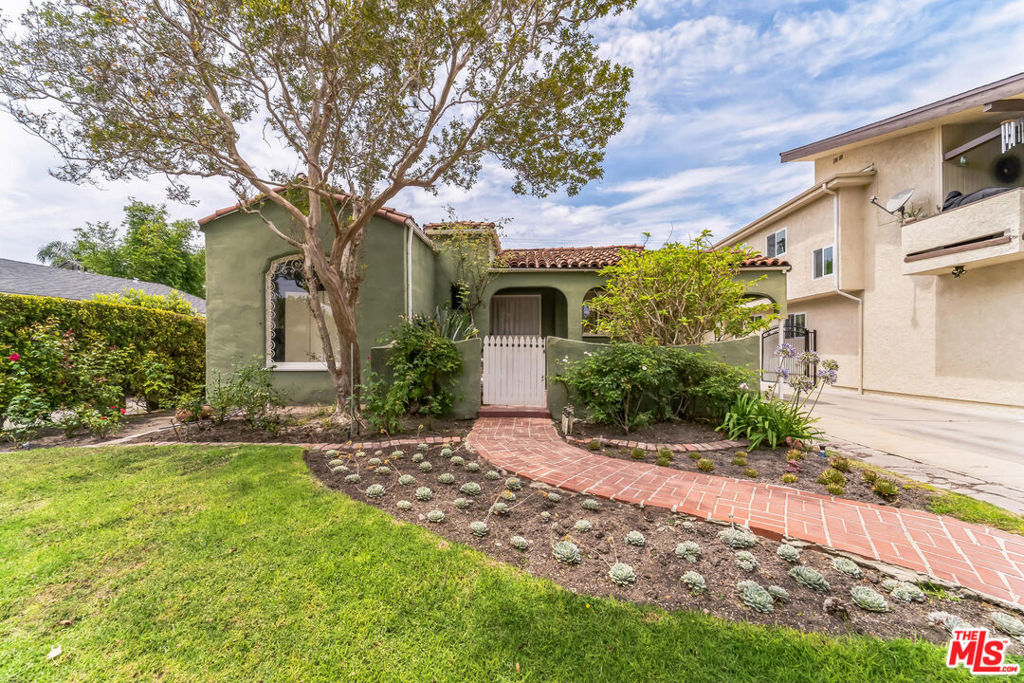 353 Huntley Drive, West Hollywood, CA 90048