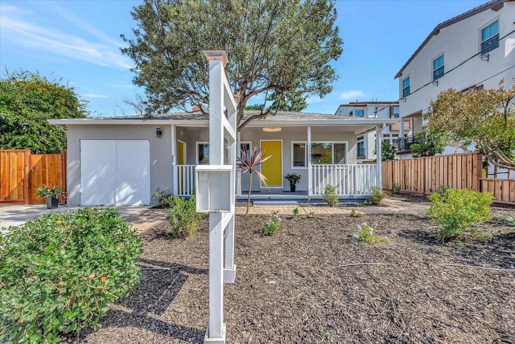 745 Independence Avenue, Mountain View, CA 94043