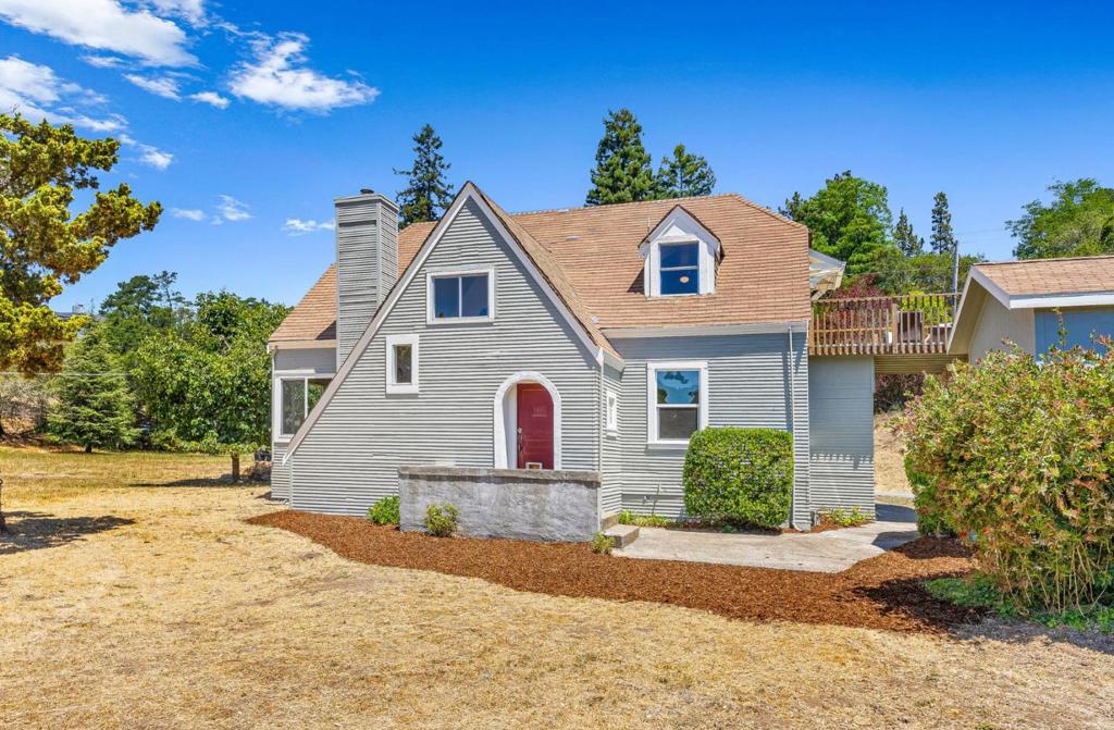 676 Pleasant Valley Lane, Aptos, CA 95003