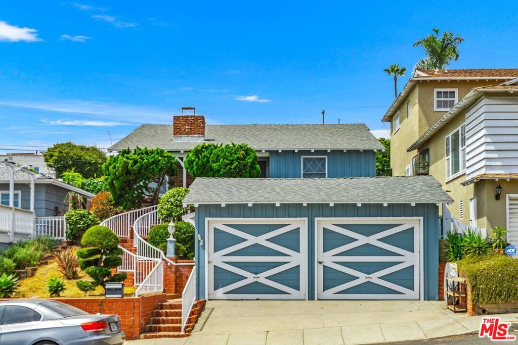 7513 Earldom Avenue, Playa del Rey, CA 90293