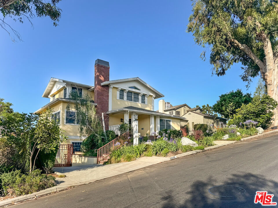 9838 Kincardine Avenue, Los Angeles, CA 90034