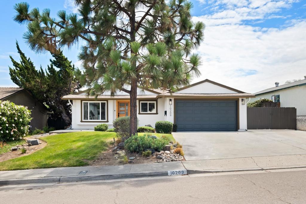 10209 Maple Tree Road, Santee, CA 92071