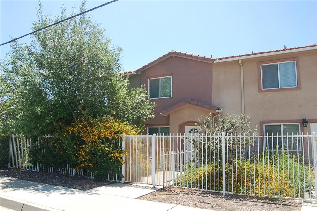 102 S Date Avenue, #1, Rialto, CA 92376