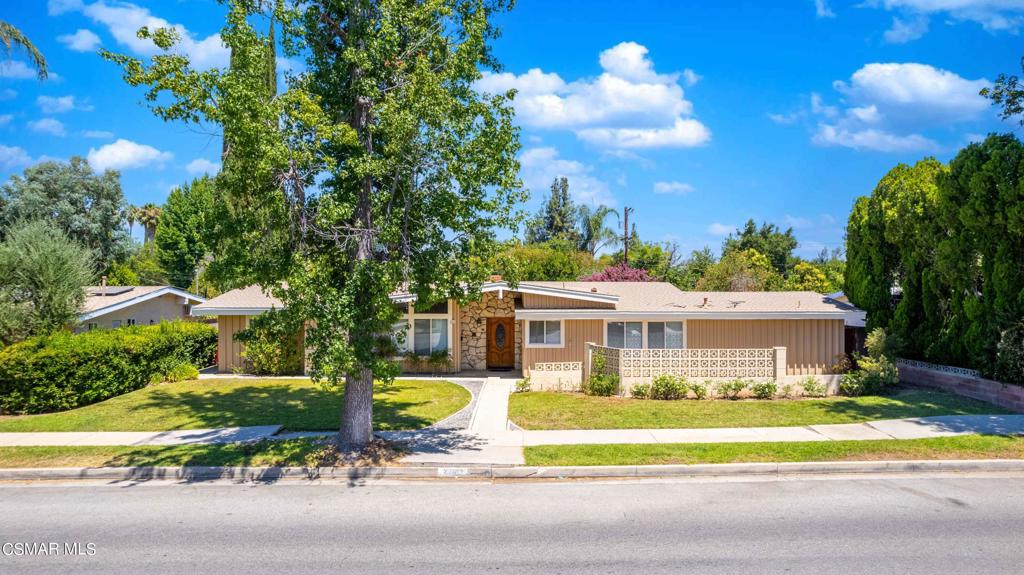 22411 Burbank Boulevard, Woodland Hills, CA 91367