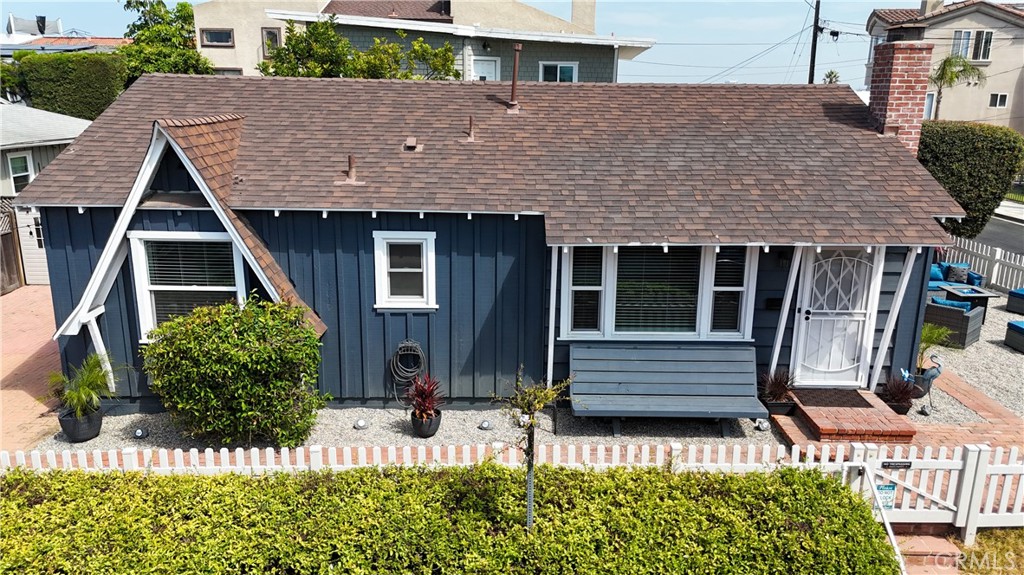 1701 Golden Avenue, Hermosa Beach, CA 90254