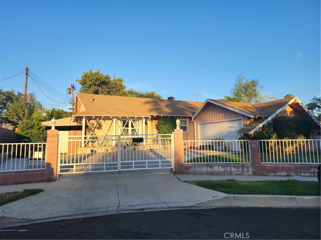 8300 Capps Avenue, Northridge, CA 91324