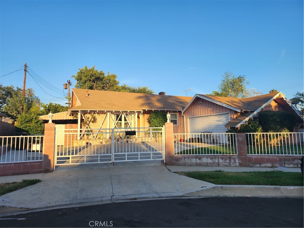 8300 Capps Avenue, Northridge, CA 91324