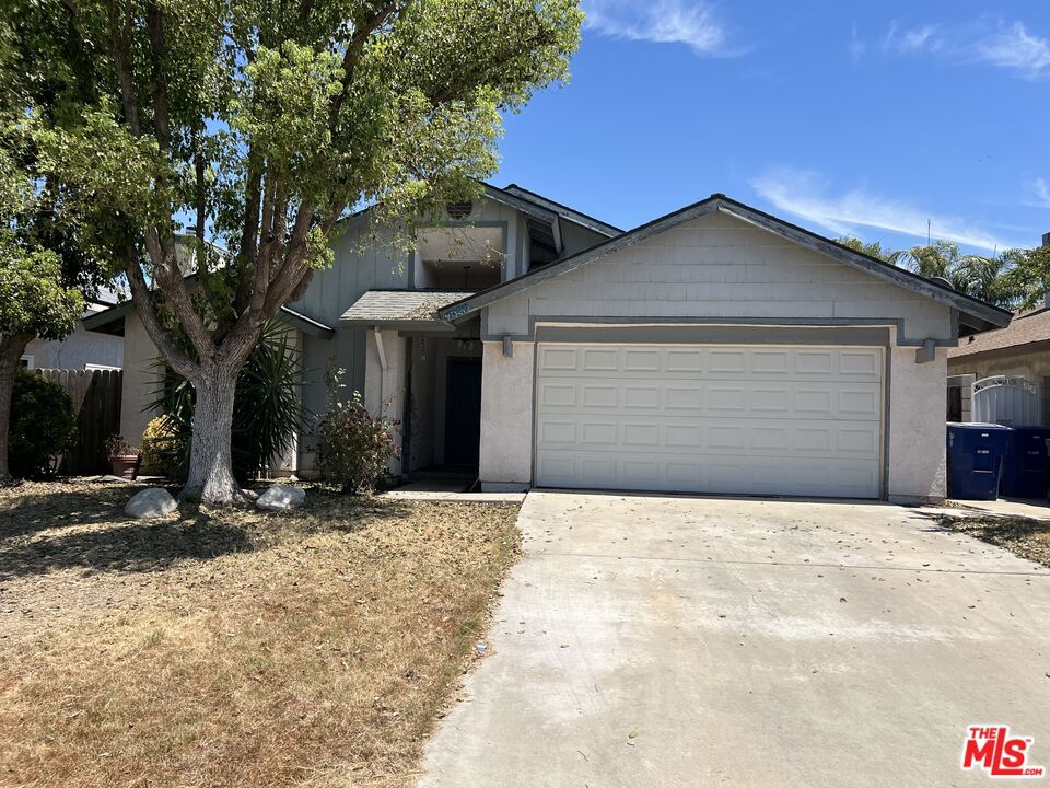 4620 Kaiser Peak Court, Bakersfield, CA 93304