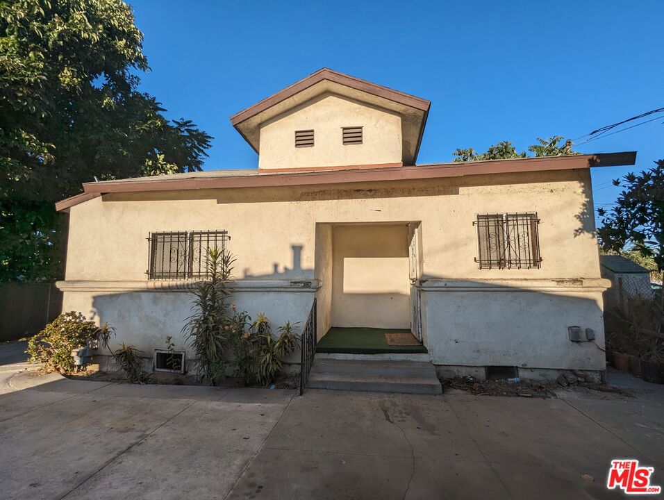 10916 Wilmington Avenue, Los Angeles, CA 90059