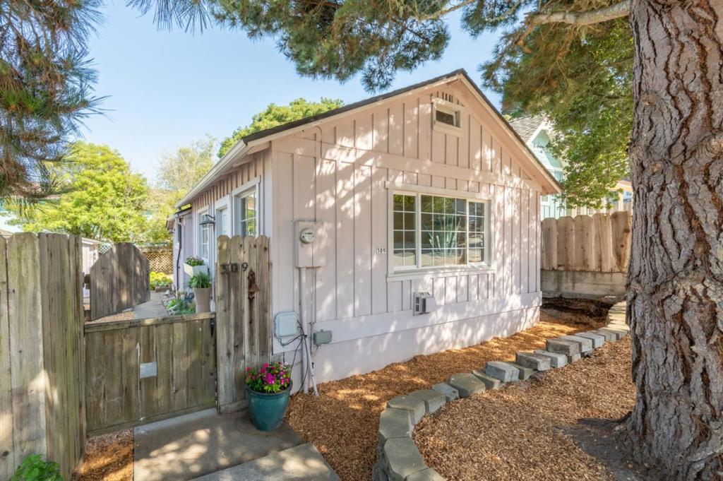 309 2Nd Street, Pacific Grove, CA 93950