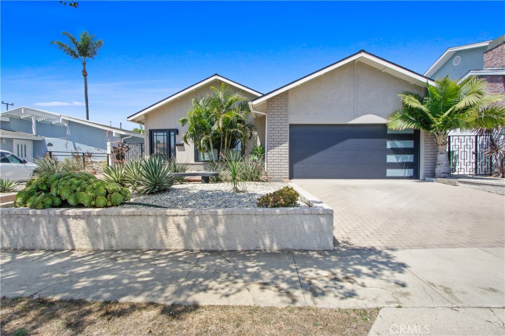 701 Bayside Drive, Seal Beach, CA 90740