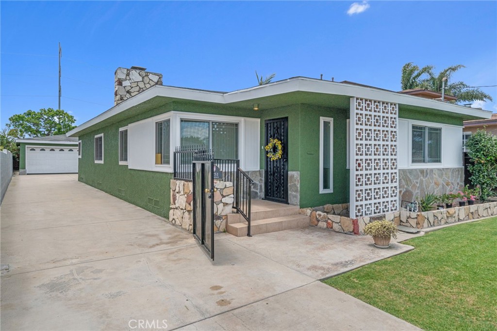 12251 Truro Avenue, Hawthorne, CA 90250