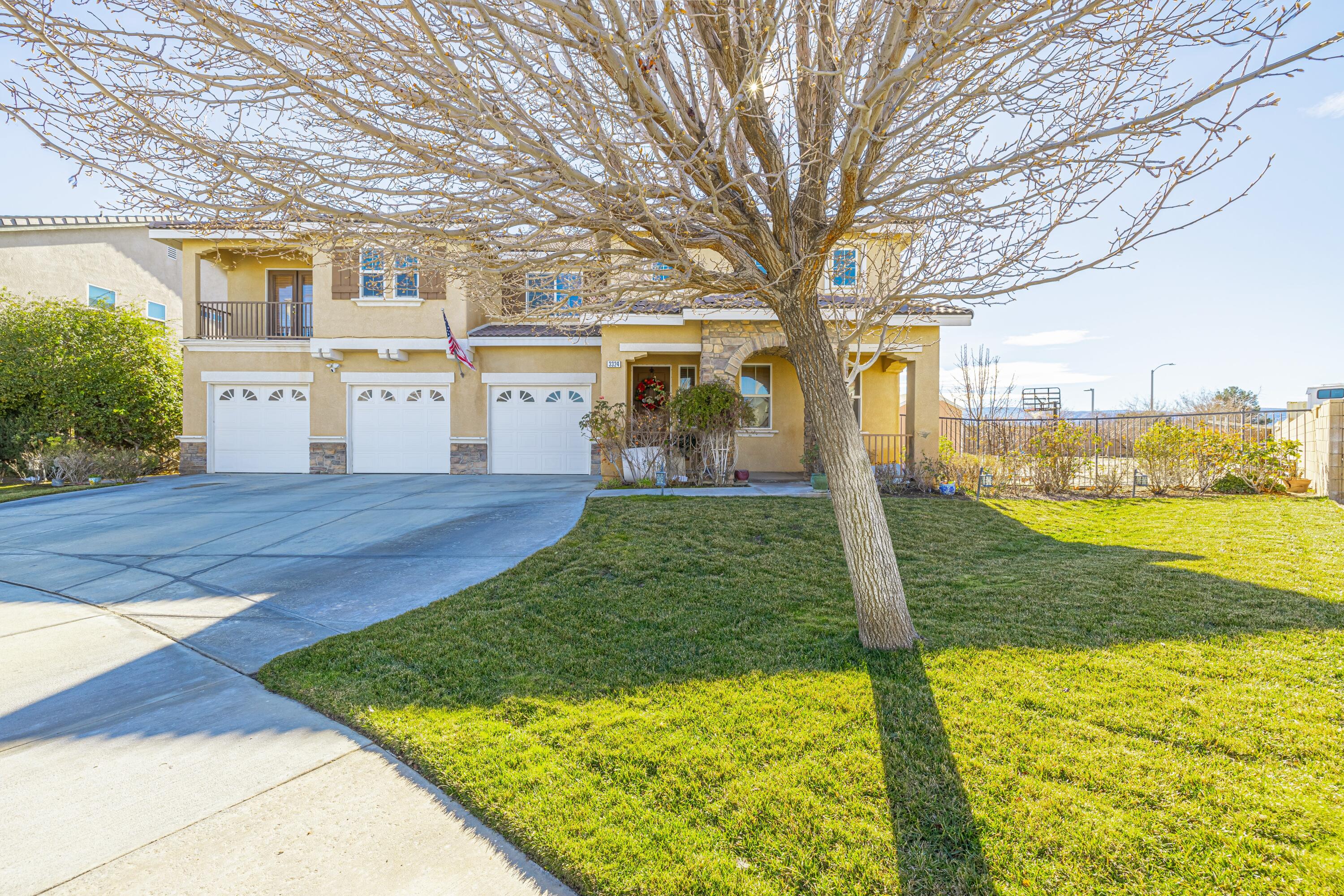 3324 W Ave J 10, Lancaster, CA 93536