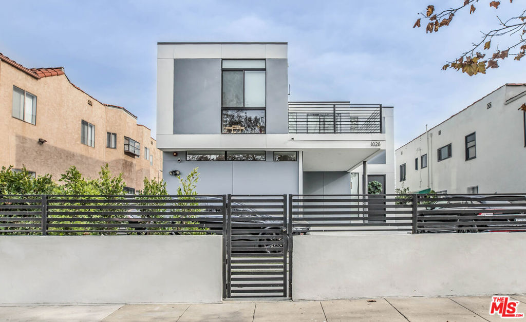 1028 S Mansfield Avenue, Los Angeles, CA 90019