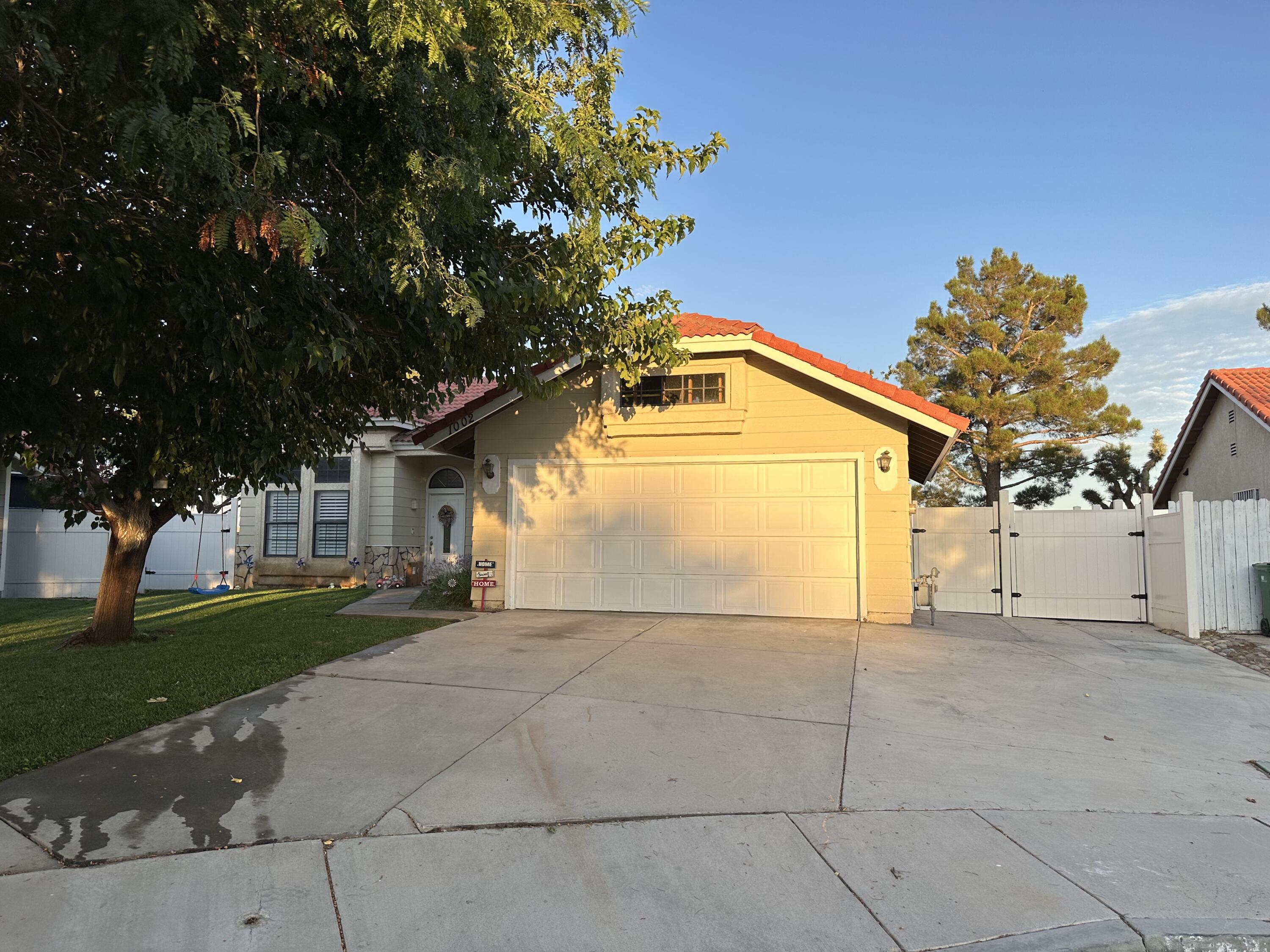 1002 Patty Lane Lane, Lancaster, CA 93535