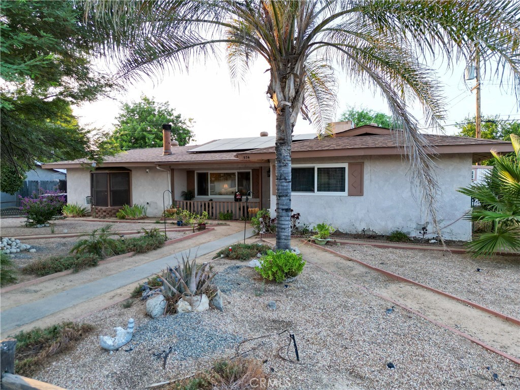 574 W Montrose Avenue, Hemet, CA 92543