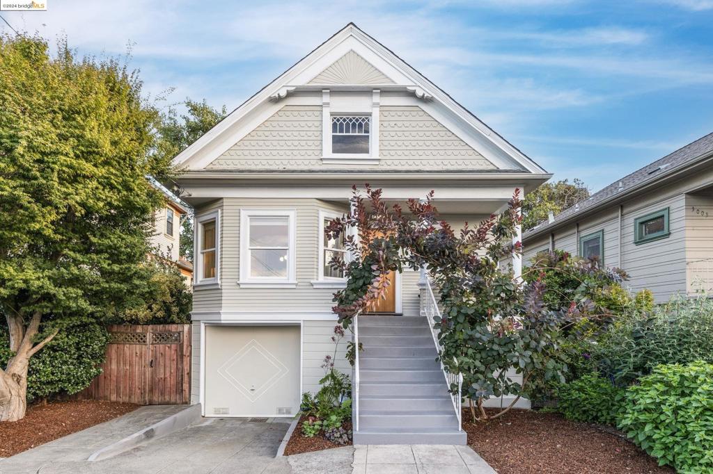 3007 Galindo St, Oakland, CA 94601