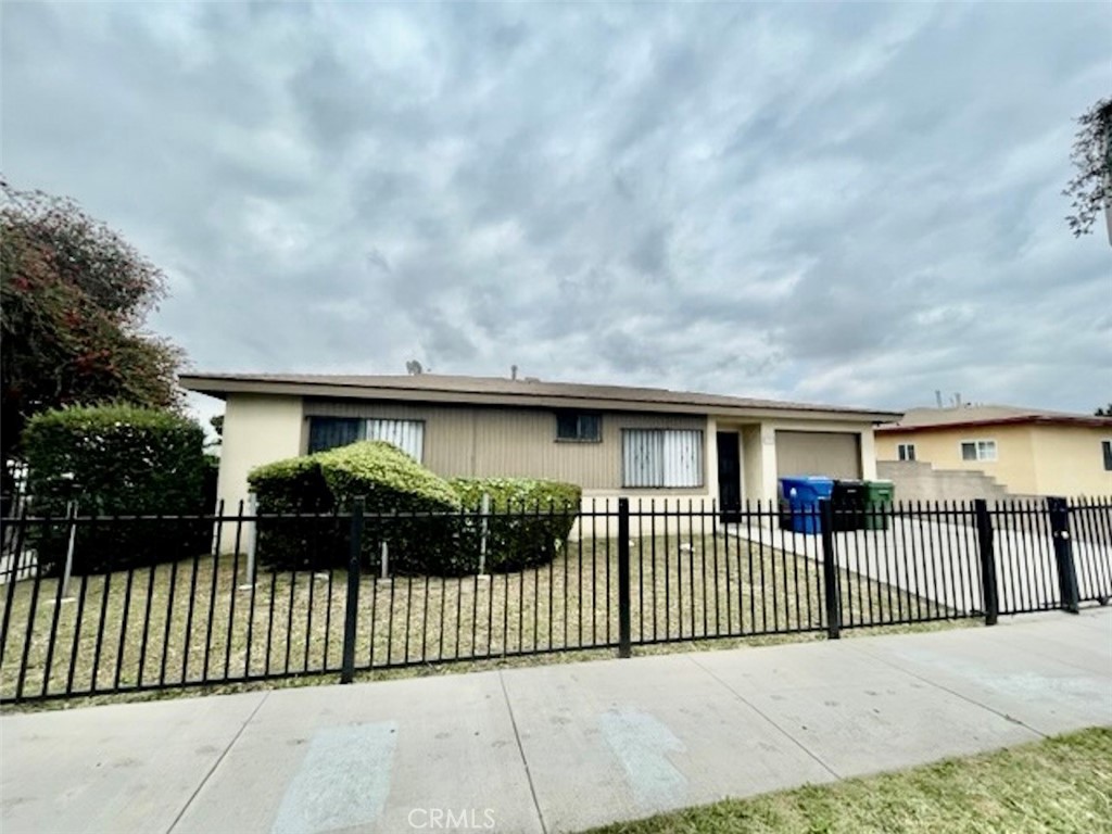 6304 S Victoria Avenue | Similar Property Thumbnail