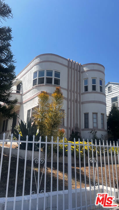 839 N Alexandria Avenue, Los Angeles, CA 90029