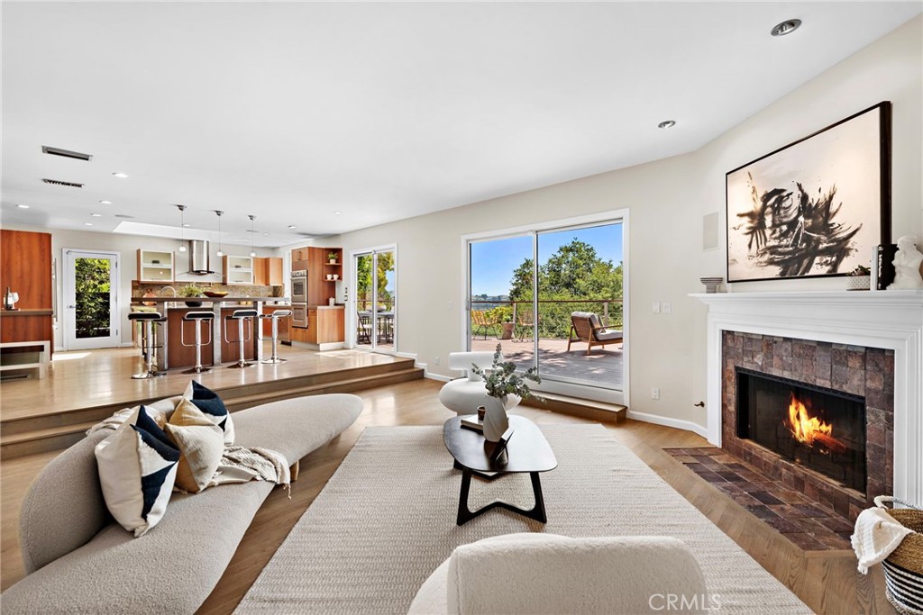 8716 Hollywood Hills Rd | Similar Property Thumbnail