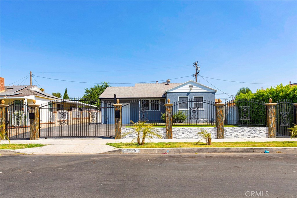 15219 Blythe Street, Panorama City, CA 91402