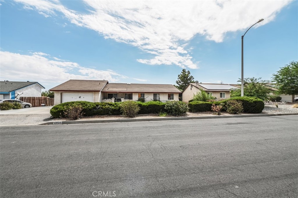 12821 Triple Tree, Victorville, CA 92392