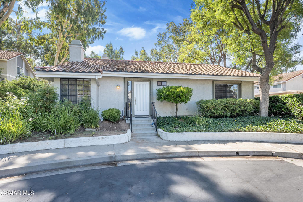 932 Thistlegate Road, Oak Park, CA 91377