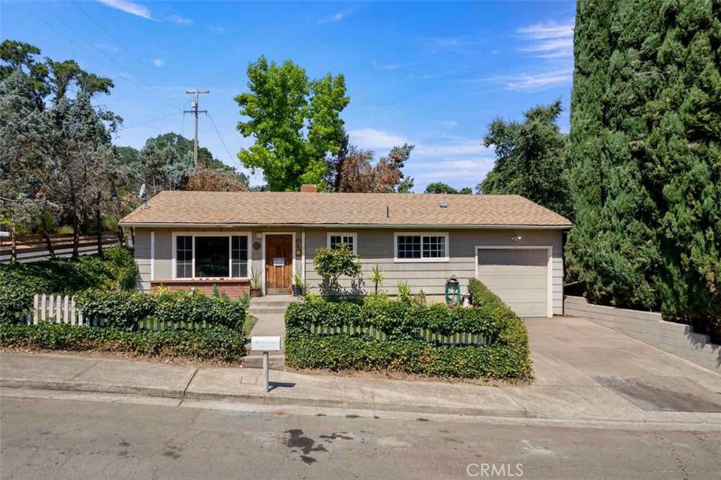 925 North Street, Lakeport, CA 95453