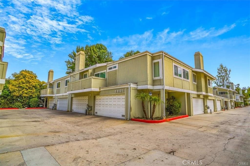 22121 Burbank Boulevard, #4, Woodland Hills, CA 91367