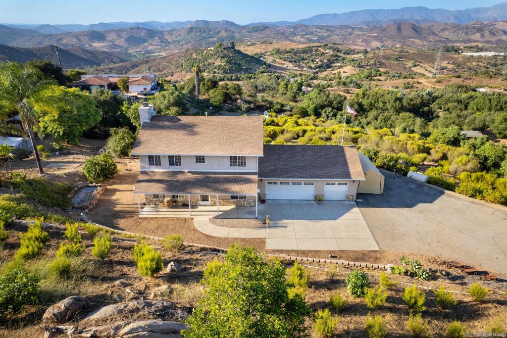 30521 Roadrunner Ridge, Valley Center, CA 92082