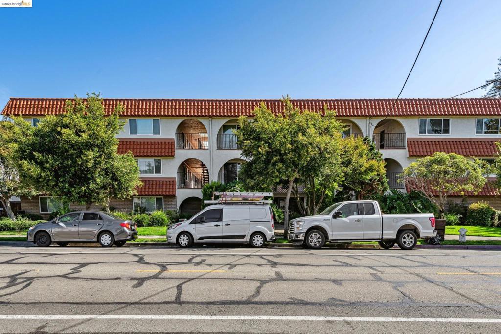 2133 Santa Clara , #209, Alameda, CA 94501