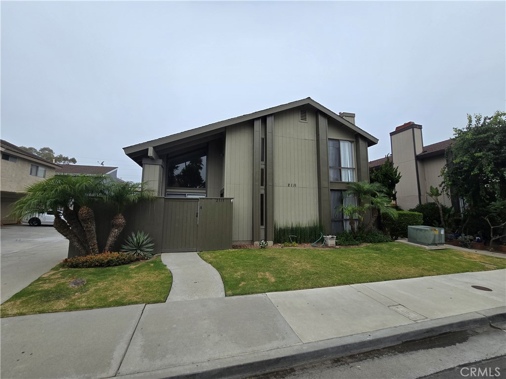 2111 California Street, #A, Huntington Beach, CA 92648