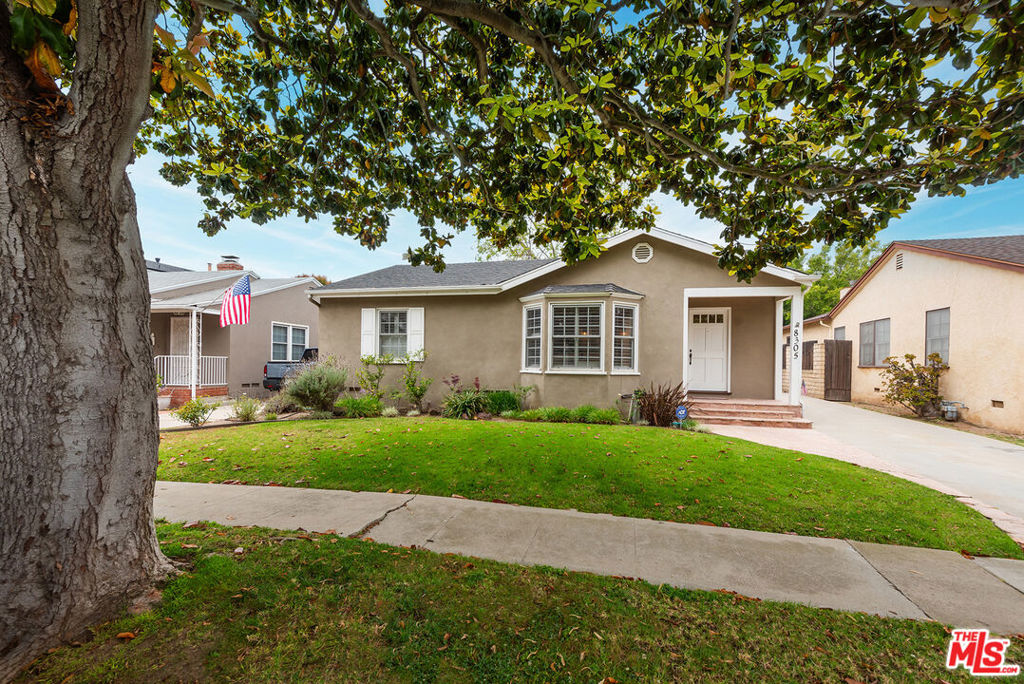 8305 Mcconnell Avenue, Los Angeles, CA 90045