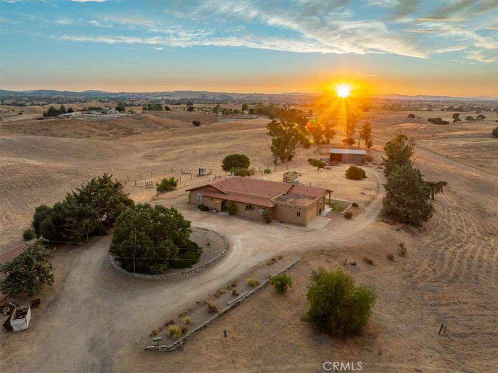 6950 Blue Curl Lane, Creston, CA 93432