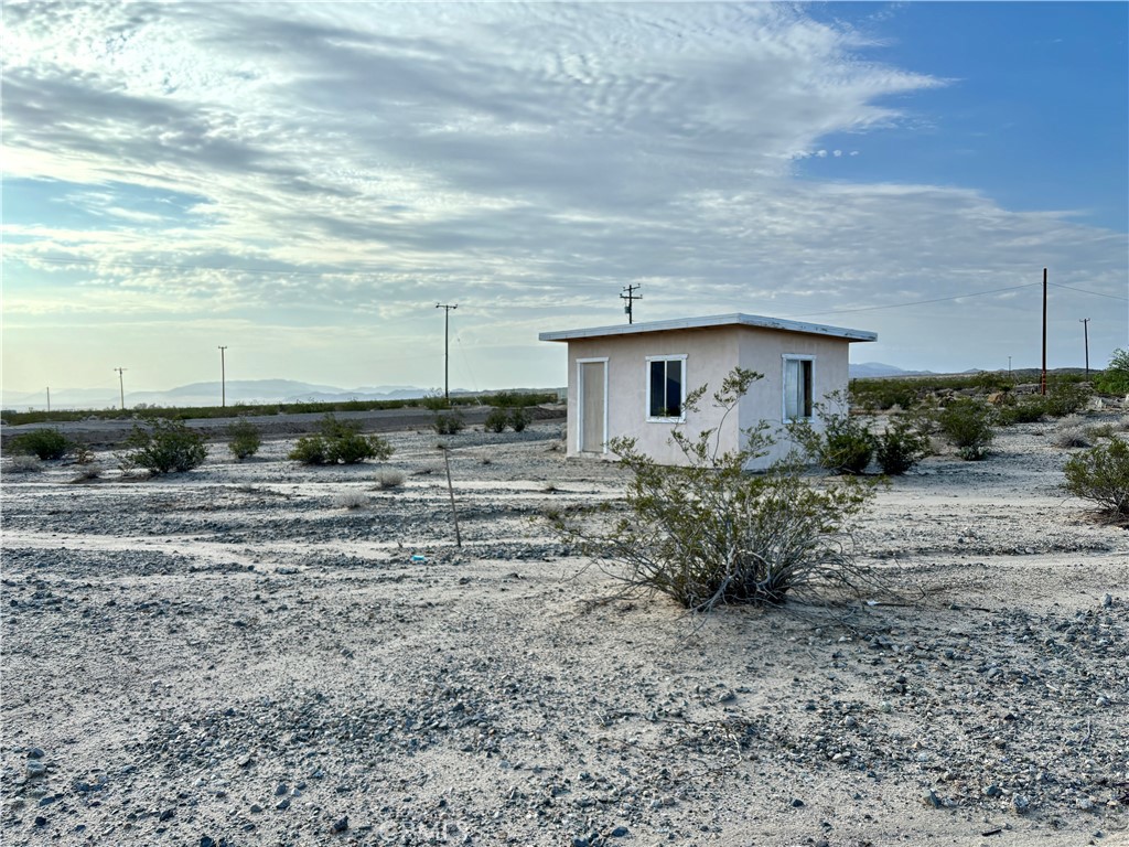 6970 Mckinnon Road, 29 Palms, CA 92277