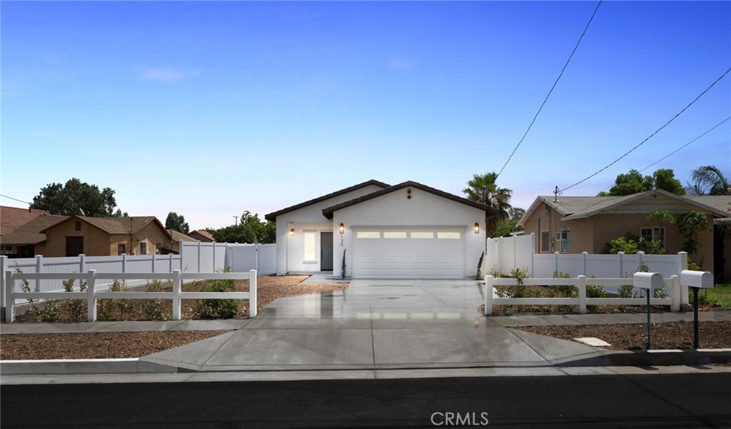 135 N Vicentia Avenue, Corona, CA 92882