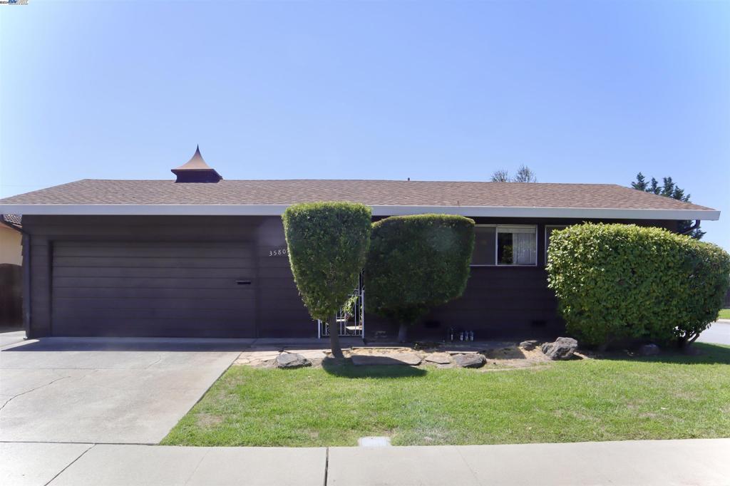 35801 Molina Ct, Fremont, CA 94536