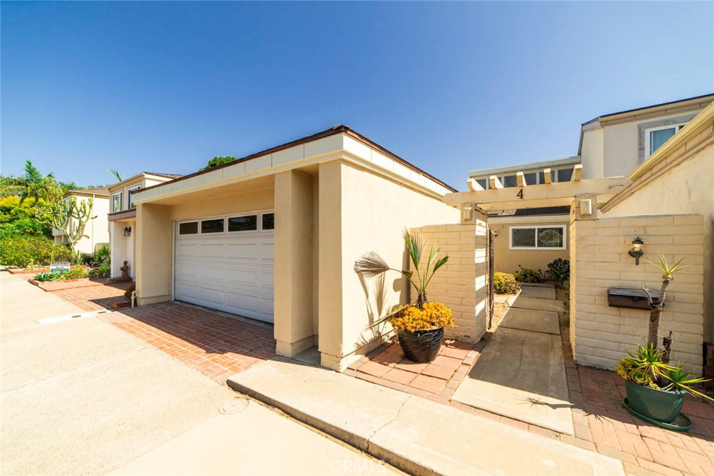 4 Dewberry Way, Irvine, CA 92612