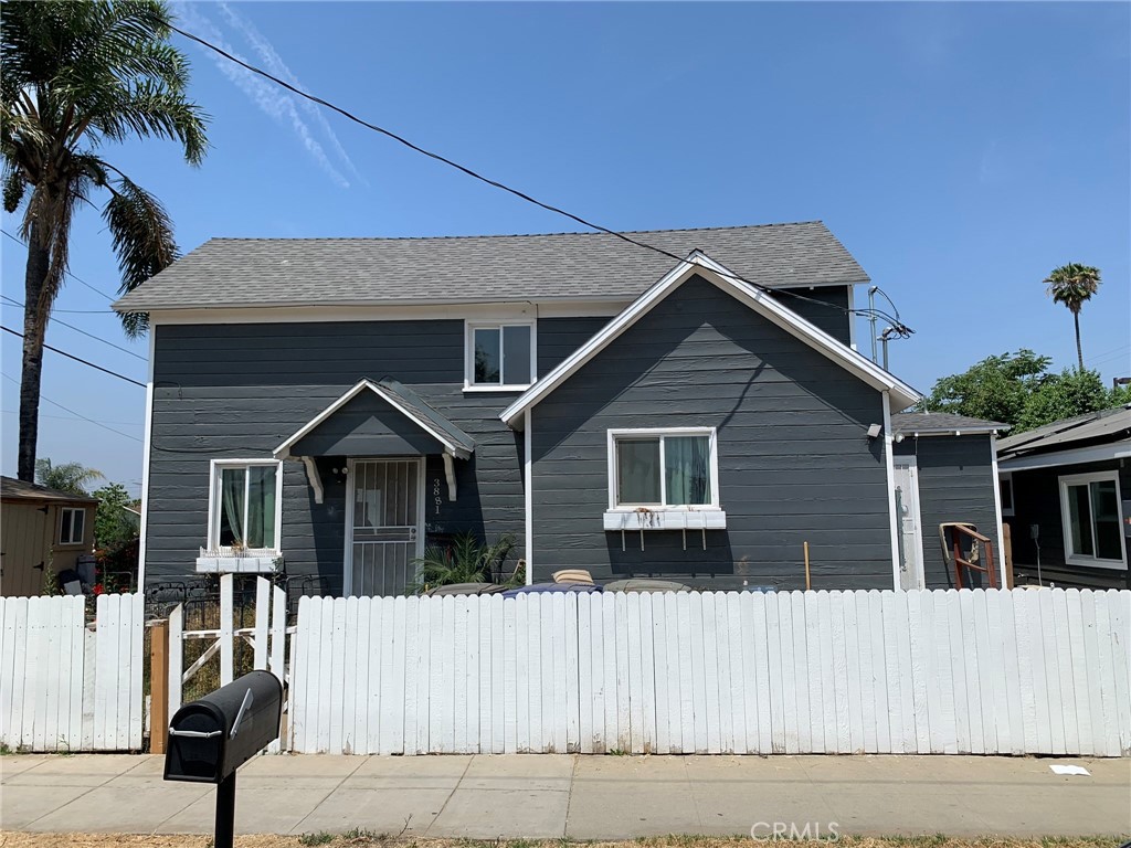 3881 Eucalyptus Avenue, #B, Riverside, CA 92507