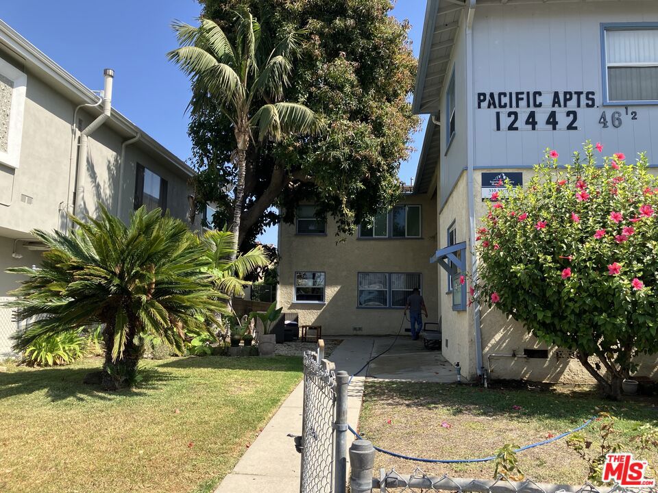 12442 Pacific Avenue, Los Angeles, CA 90066