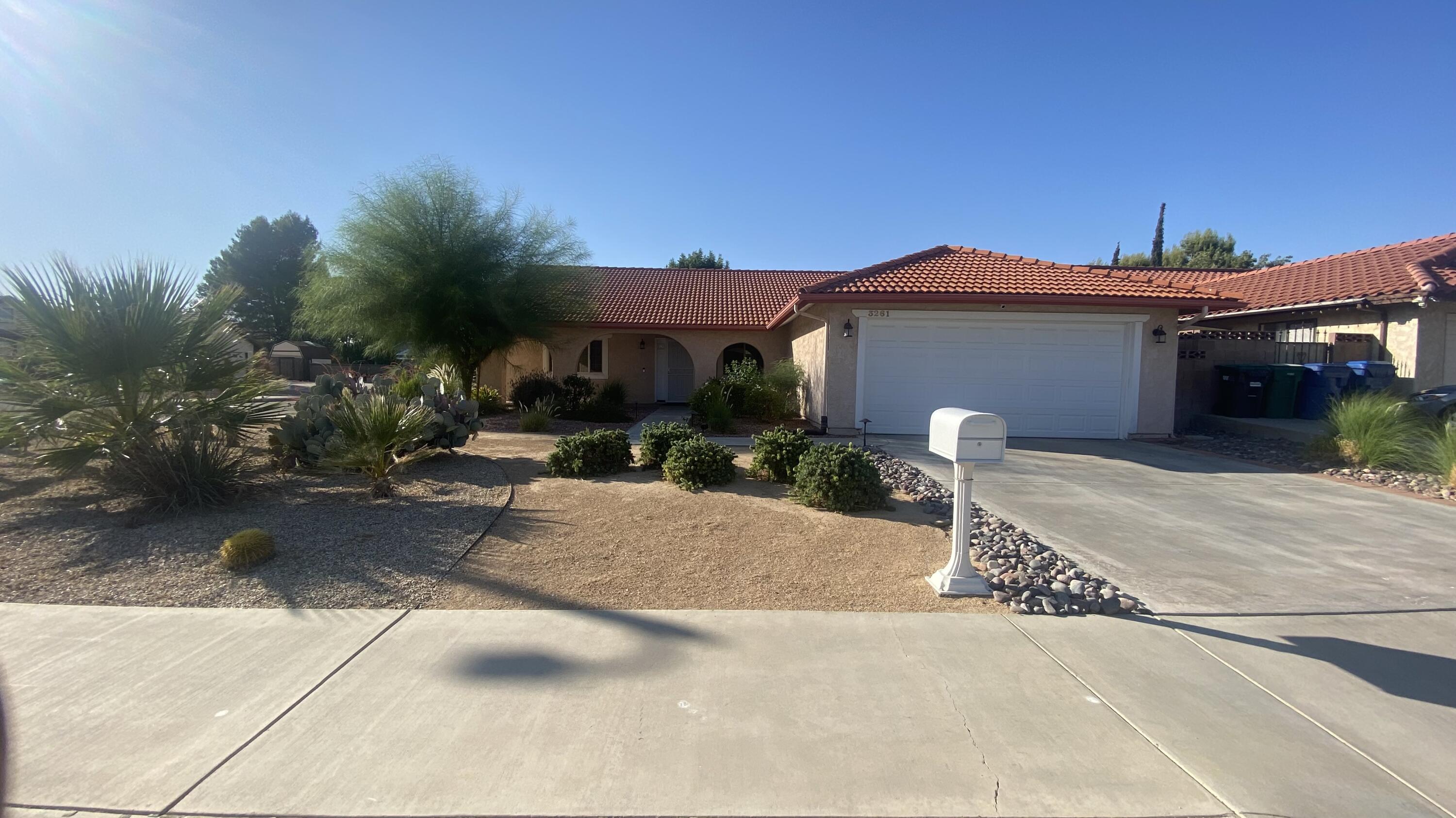 3261 Larwood Dr, Lancaster, CA 93536