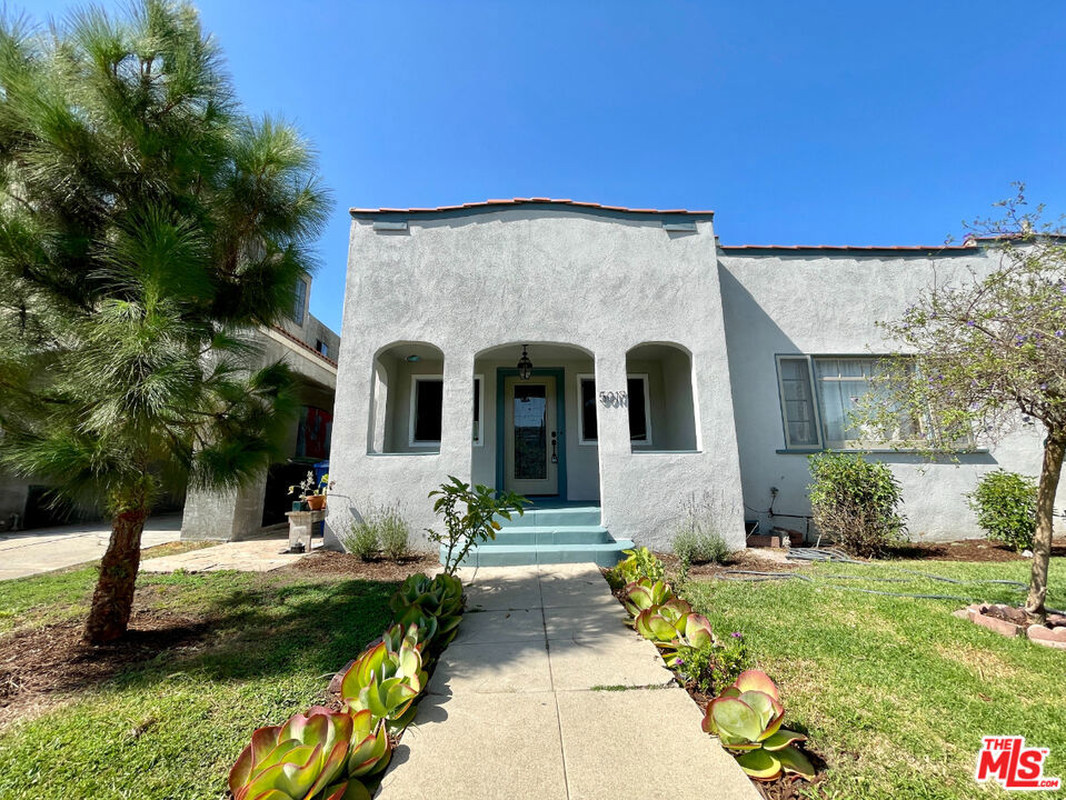 5017 Edgewood Place, Los Angeles, CA 90019