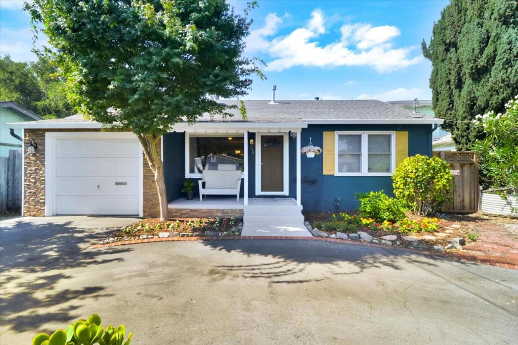 226 Roble Avenue, Redwood City, CA 94061