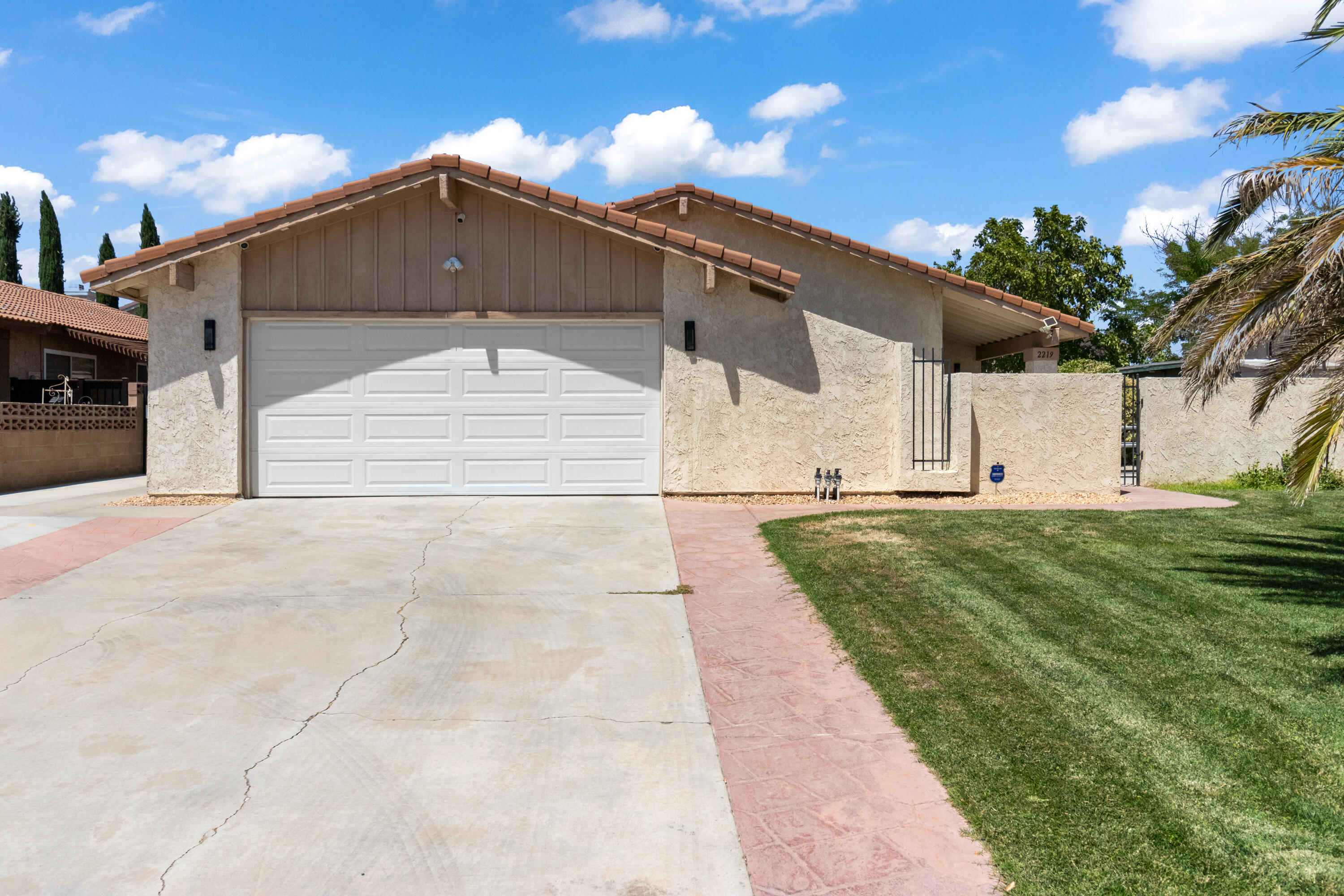 2219 W Ave K 10, Lancaster, CA 93536